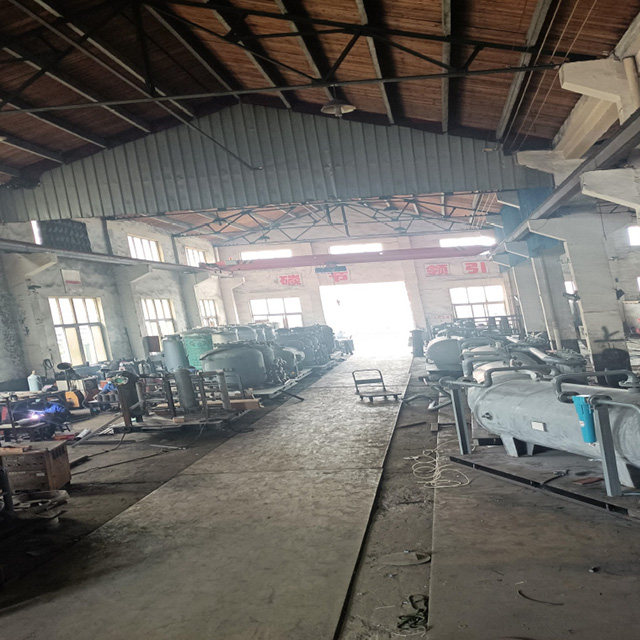 上海制氮機廠家：制氮機的工作原理與膜吸附技術有何聯(lián)系？兩者如何共同作用于氣體分離過程？